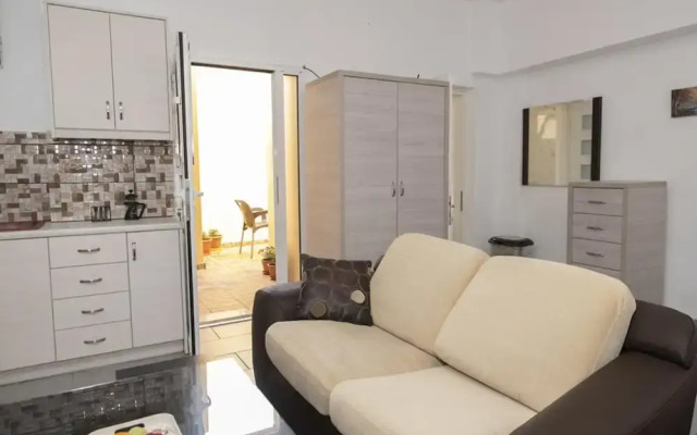 Lovely 1-bed House in Timbaki