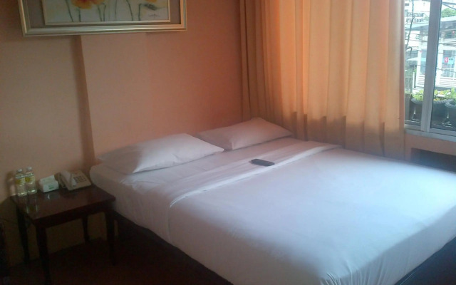 Twins Hotel Manggadua
