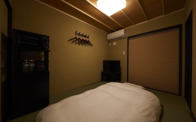 Rinn Hanayacho Karakurenai