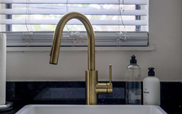 The Grandview Collection - Newark