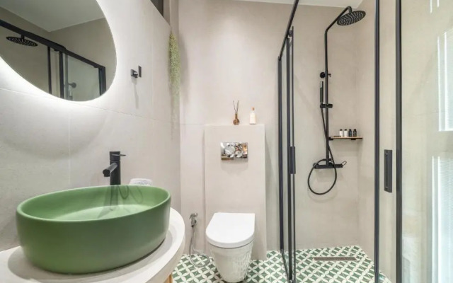 Dianthus Residence, featuring a Heated Pool, By ThinkVilla