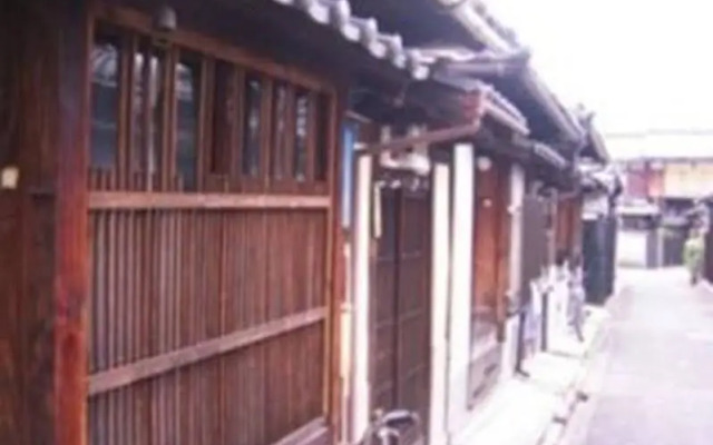 Small World Guest House - Hostel