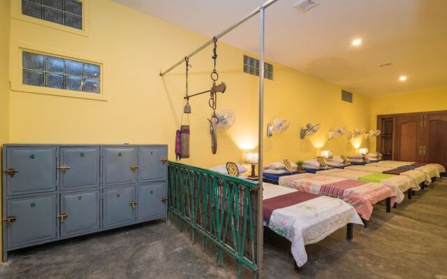Aunty's House & Uncle's House - Hostel