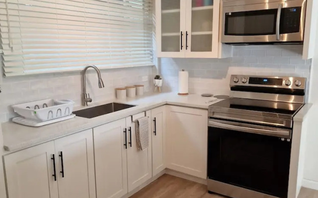 2 Bed parking gated modern