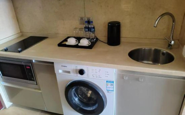 Lejia EAC International Apartment Hotel