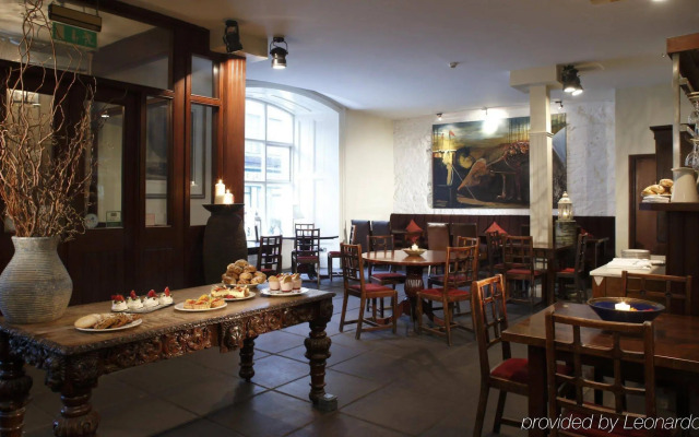 Old Ground Hotel