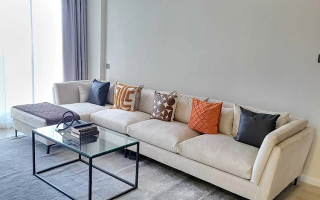 leo residence