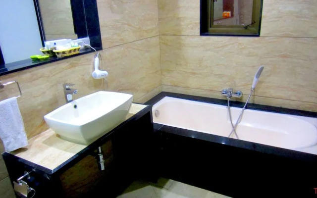 Le Tokyo Hotel Sanand