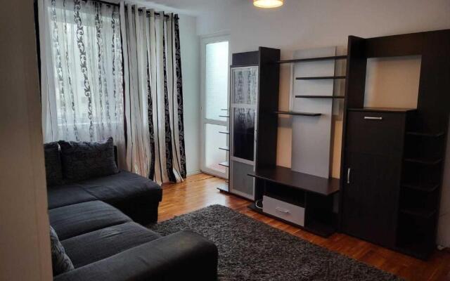 Apartament de vis cu parcare privata