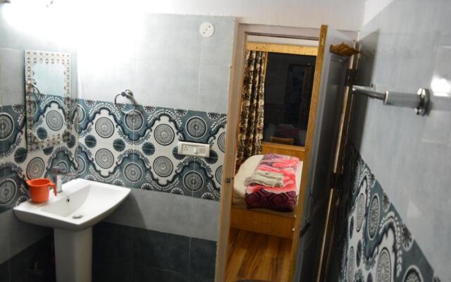 Hotel Neelgiri - Manali Diaries