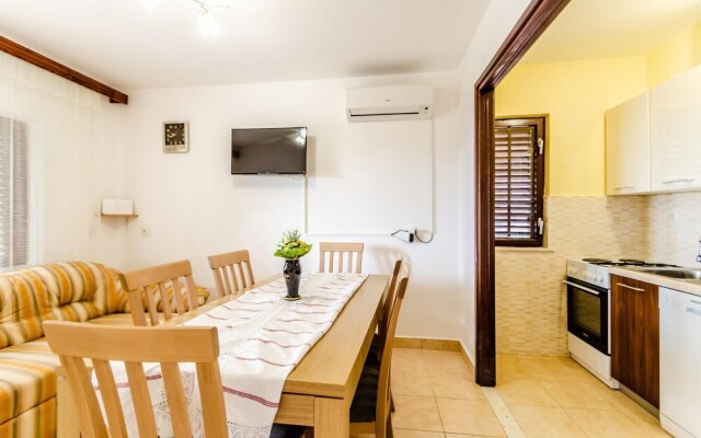 Beautiful Home in Prizba With Wifi and 3 Bedrooms