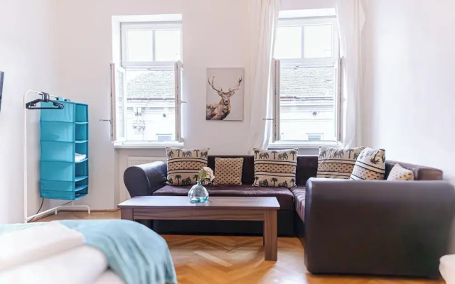 2BR Apt With King Beds Long Stay
