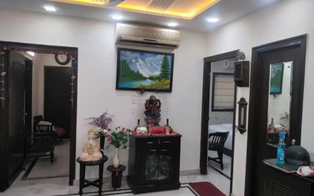 Room-home Stay Bed And Break Fast