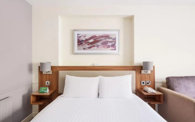 Holiday Inn Swindon by IHG