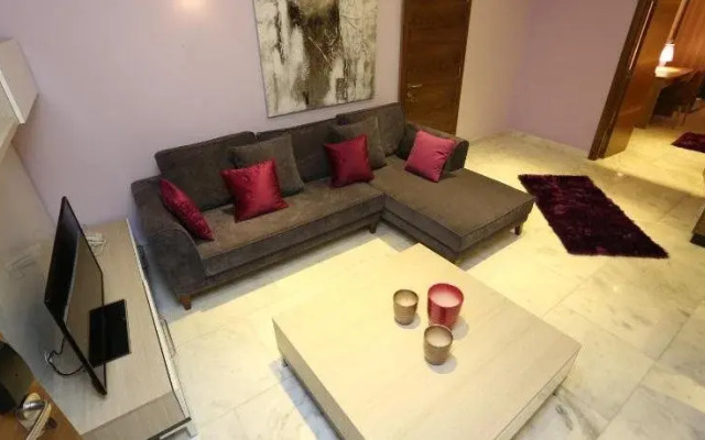 Delora Hotel and Suites