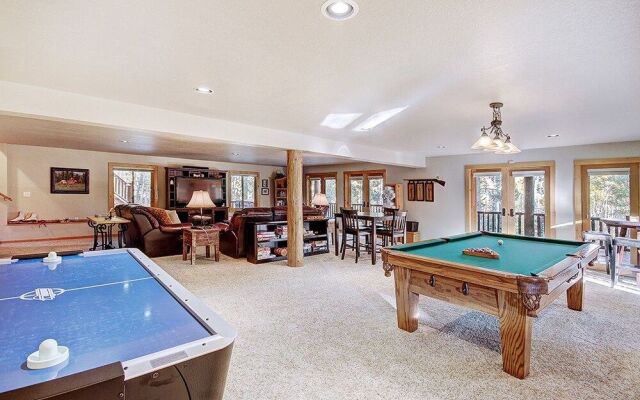 Discovery Lodge by RedAwning