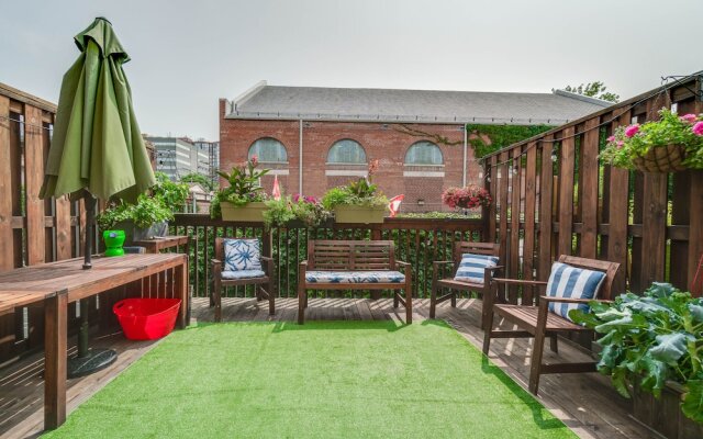 3 Bedroom 2 Bath Large Patio and CN View