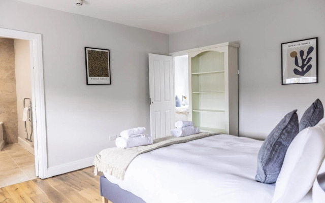 Serviced Guest ApartSuites The Unicorn