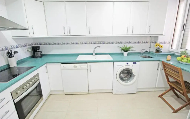 1a línea Playa San Juan. Vistas. Piscina. BBQ. Gym