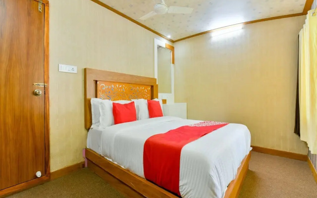 OYO 16838 Big B Houseboat 10 BHK