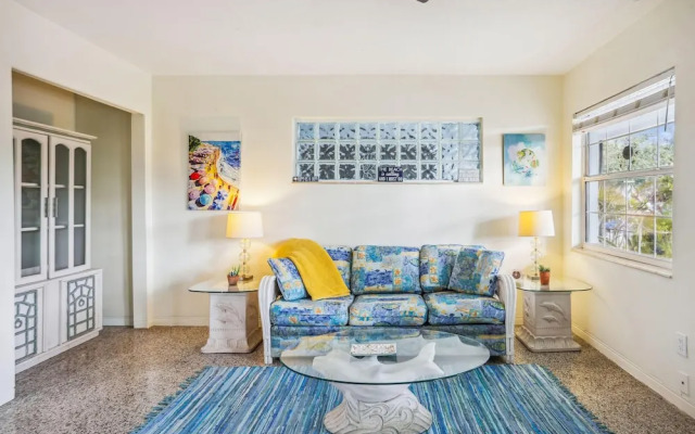 Beach Quarters #6