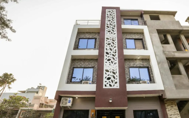Hotel Arrowcity Inn by OYO Rooms