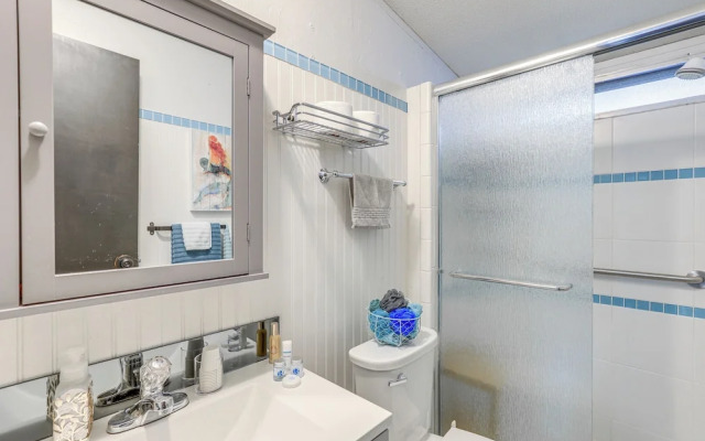 Riverfront Granbury Home w/ Patios & Boat Dock!