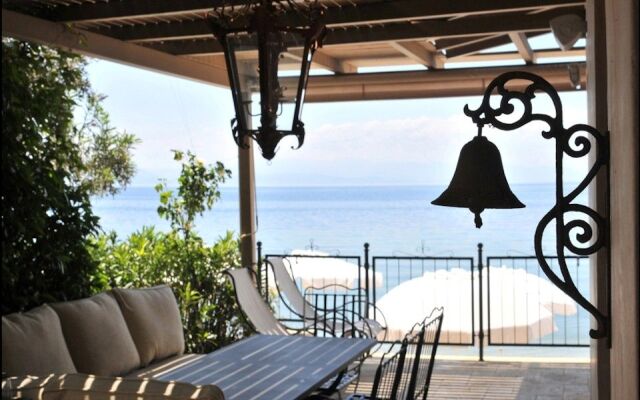 6 Keys Hotel