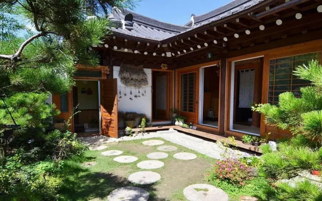 Jeonju Blue Cradle Hanok Pension