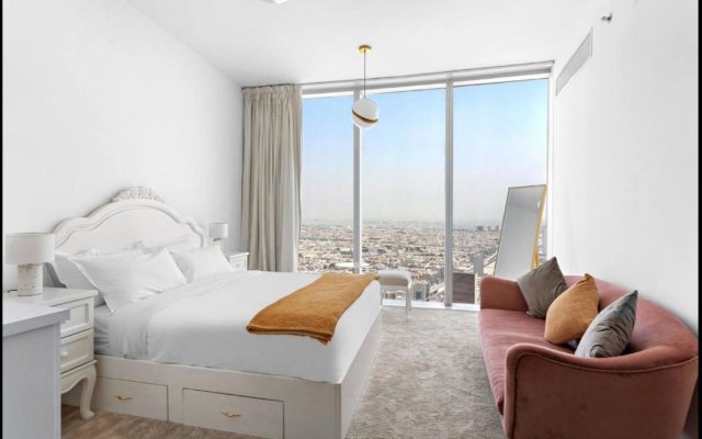 Elegant high-rise 1-Bdrm apartment w/ smart access