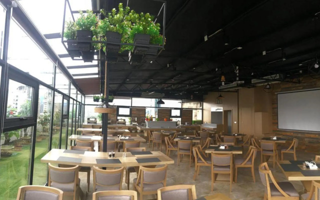 Lishui Jinjiang Business Hotel