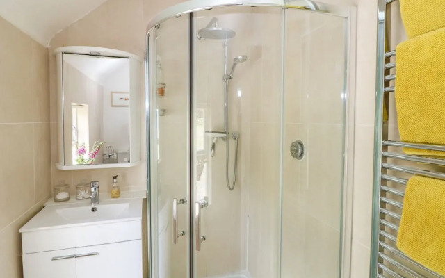 The Old White Cottage