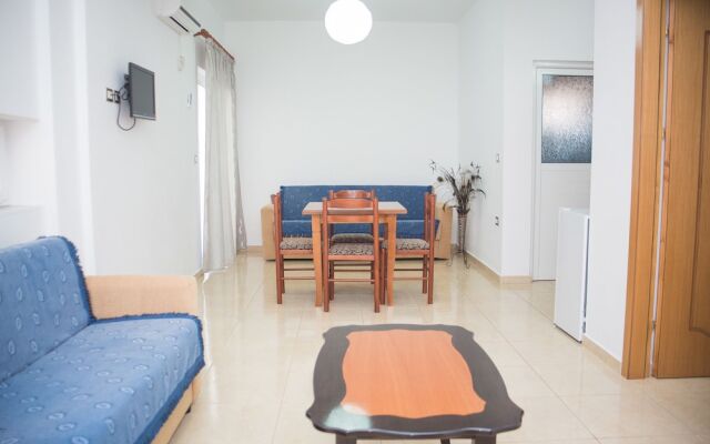 Aleksander Apartments