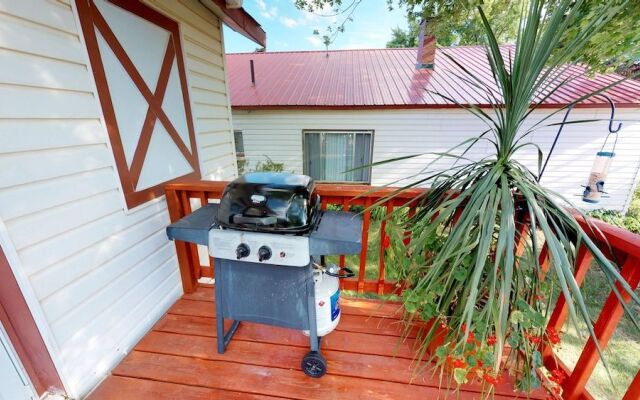The Cozy Kokopelli Studio Cabin
