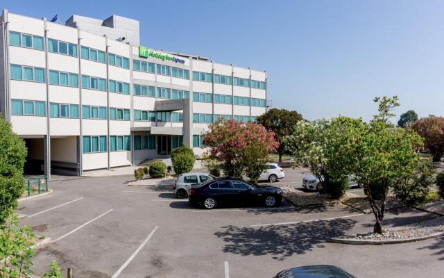 Holiday Inn Express Lisbon Airport by IHG