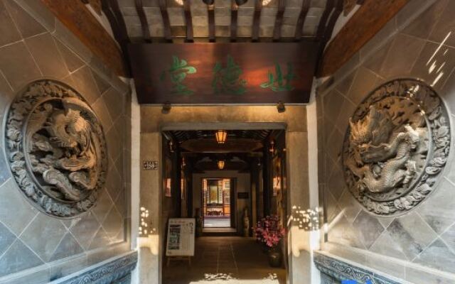 Tongli Riverside Inn