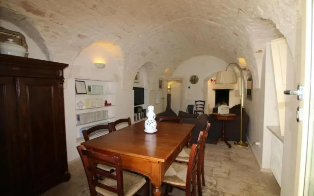 Palazzo de Amico -Typical Terrace House