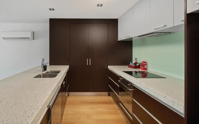 Luxury Waterfront Apartment - Abode No 1