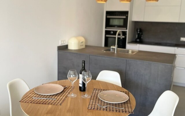 Luxury 1 bedroom. Center Terrace&Parking