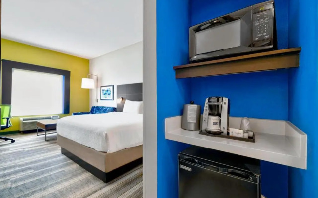 Holiday Inn Express Hotel & Suites Kansas City - Grandview