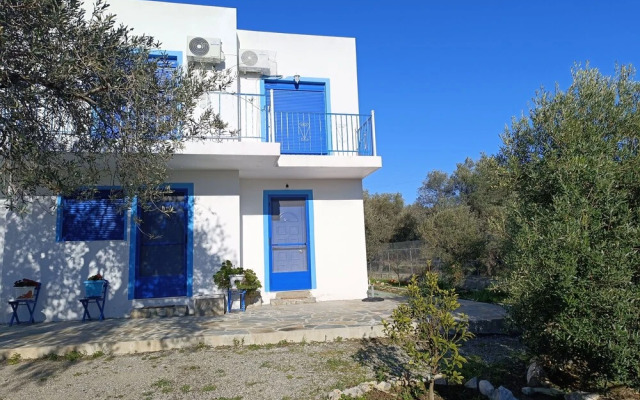 Haraki Blue Houses