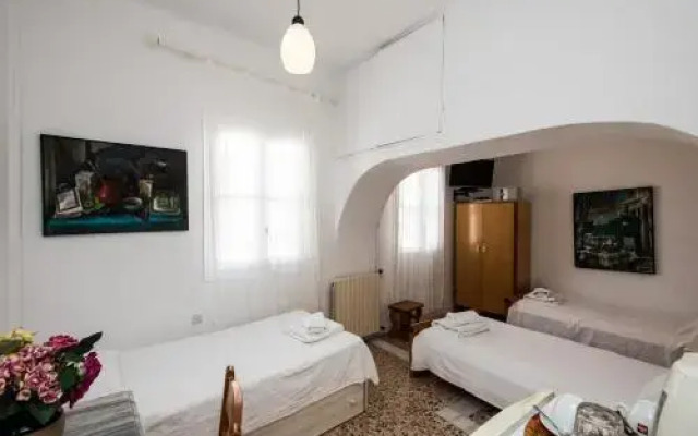 Hotel Delphines