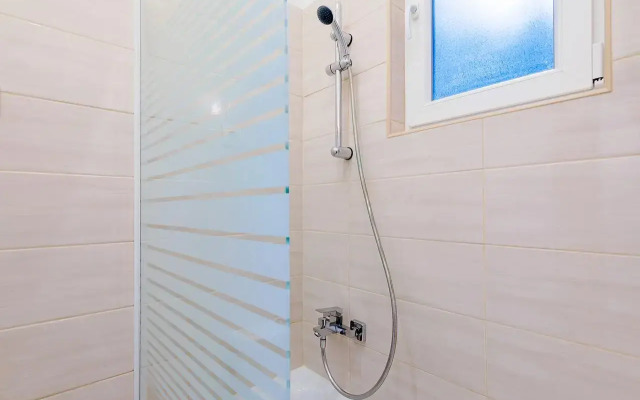 Parking, Ac, 2 Bedroom Design Flat In The Center
