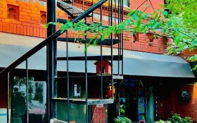 12 Avenue Lahore