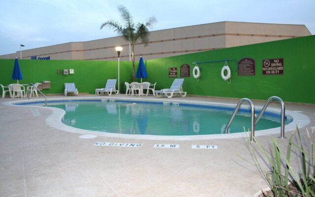 Holiday Inn Express Hotel & Suites Toluca Zona Aeropuerto by IHG