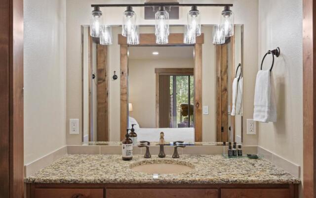 3 Tumalo-AC-Hot Tub-4BR/3BA