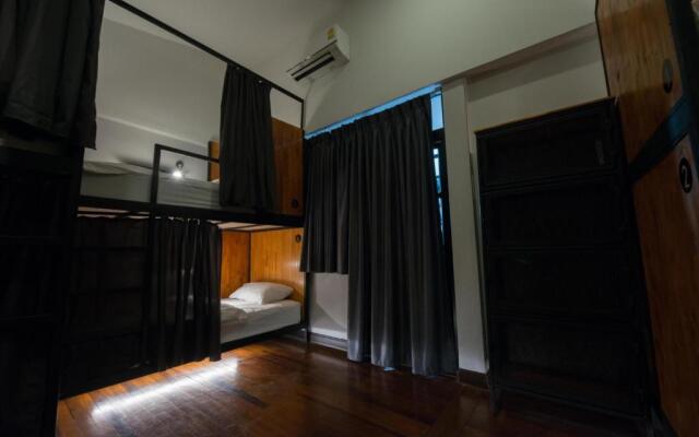 4Share Hostel - Adults Only