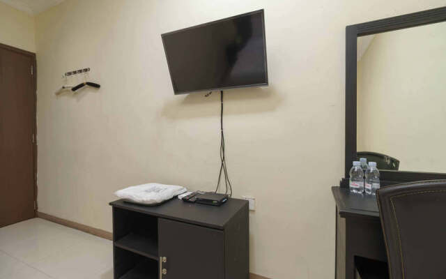 RedDoorz Plus near Lippo Cikarang Mall