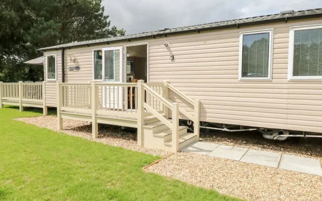 5 Berth 3 Bedroom Caravan Holiday Home in Fritton