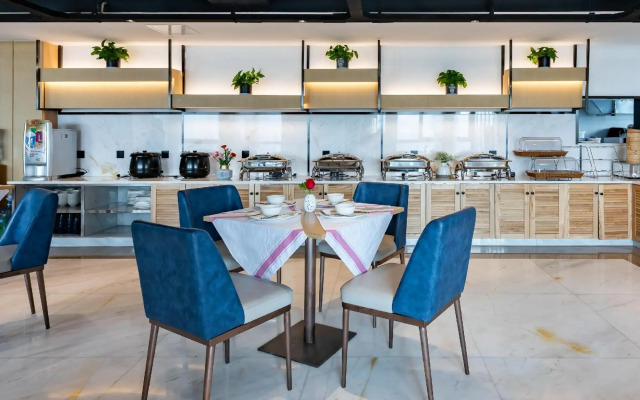 Rezen Select Chongqing Longtou Temple, North Railway Station